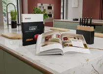 Ab sofort führen wir auch das komplette Blum-Sortiment. In unserem ausführlichen Katalog finden Sie alle Neuheiten, die selbstverständlich direkt ab Lager verfügbar sind.