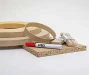 Chez OSTERMANN, les données des panneaux permettent de trouver rapidement les chants adaptés ainsi que les matériaux nécessaires à la finition des surfaces.