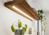 Lampe LED à encastrer Halemeier KitchenLine dans un salon