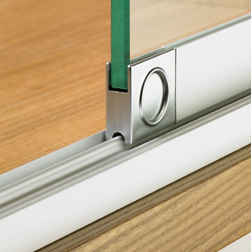 Einbauvariante mit verchromtem Laufschuhgriff und verchromter Endplatte