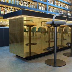 Sibu Designplatte MS 20x20 flex Gold an Bartheke mit luxuriösem Look
