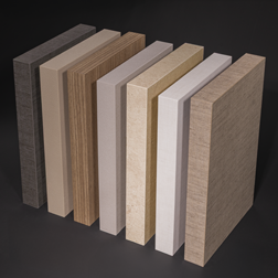 Cleaf Platten aus der neuen Espresso 2628 Kollektion mit passenden Kanten von OSTERMANN, gezeigt als mehrere Plattenmuster in warmen Braun- und Beigetönen vor dunklem Hintergrund.