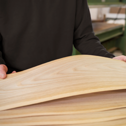 Kleje do forniru na drewnie