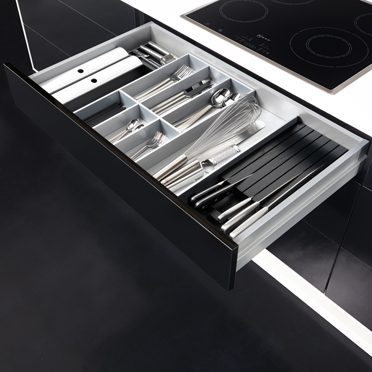 Binnenorganisatie Grass in een keukenlade met bestek