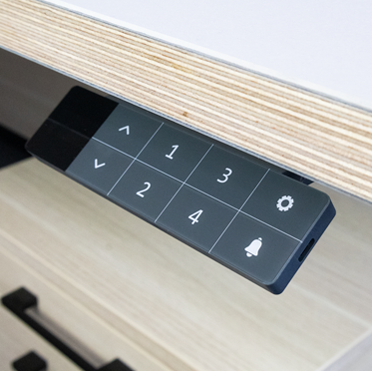 Het bedieningspaneel is voorzien van een praktische memory-functie die de gebruiker motiveert om regelmatig te wisselen tussen zittend en staand werken.