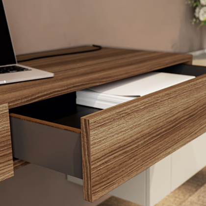 Holzschubkasten halb ausgezogen